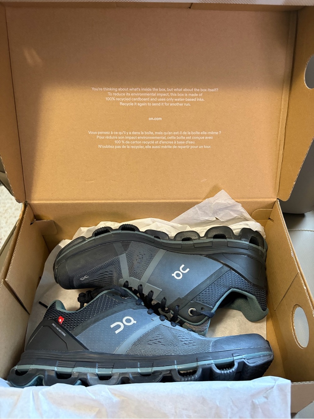 BNWB WOMEN'S ON CLOUD SHOES/SNEAKERS NAVY BLUE AND BLACK US SIZE 7-UK 5-EUR 38 - Picture 16 of 16